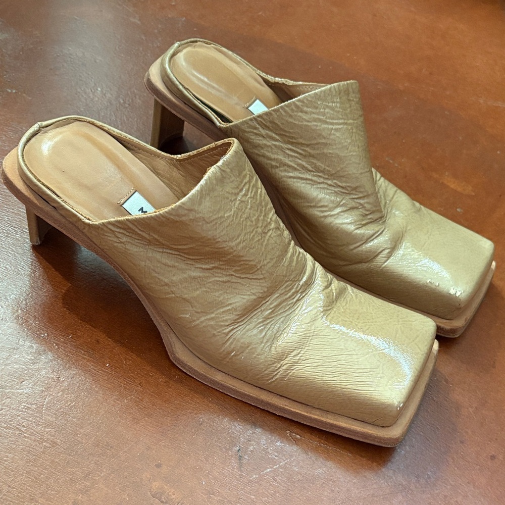 Miista Tan Kitty Mules 38 — flaws